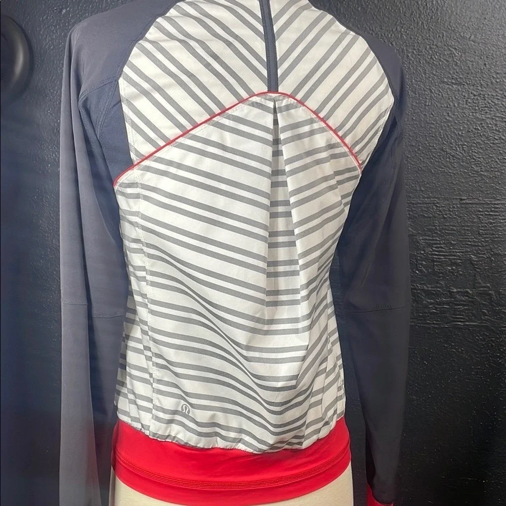 Lululemon Athletica Gray and Black‎ Ski Jacket Size S